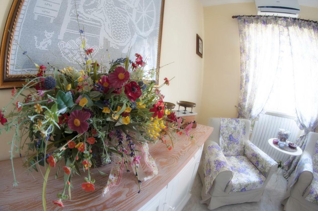 Bed And Breakfast Nonna Loreta Formello Exterior photo